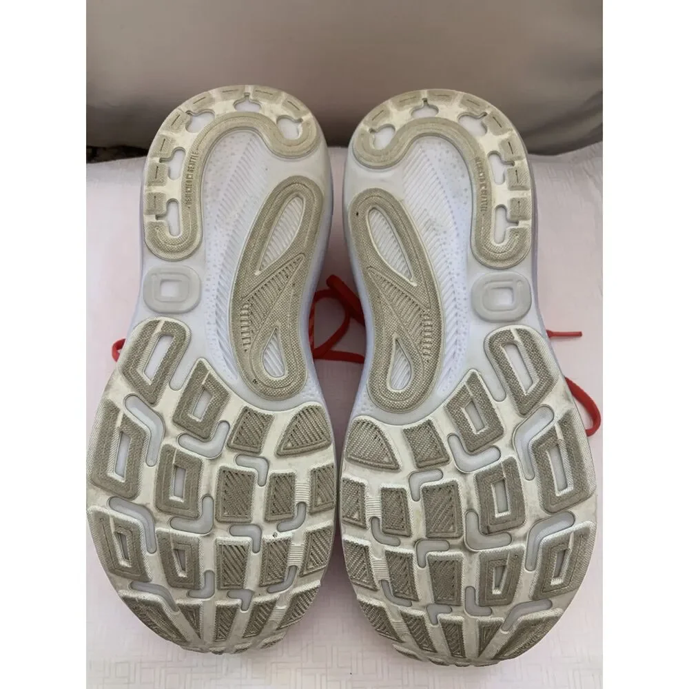 Brooks Adrenaline GTS 24 Women’s 11B Cayenne/Thistle/White Very Good Condition